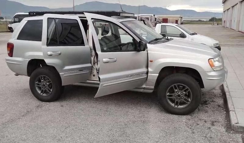 Usata Jeep Grand Cherokee Overland 163 CV (119 kW) 2004 Argento SUV