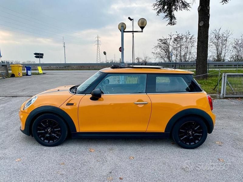 Usata Mini ONE 102 CV (75 kW) 2015 Arancione Utilitaria