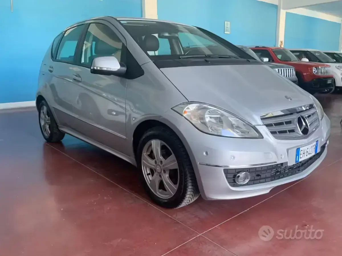 Usata Mercedes A200 Edition 140 CV (102 kW) 2011 Grigio Utilitaria