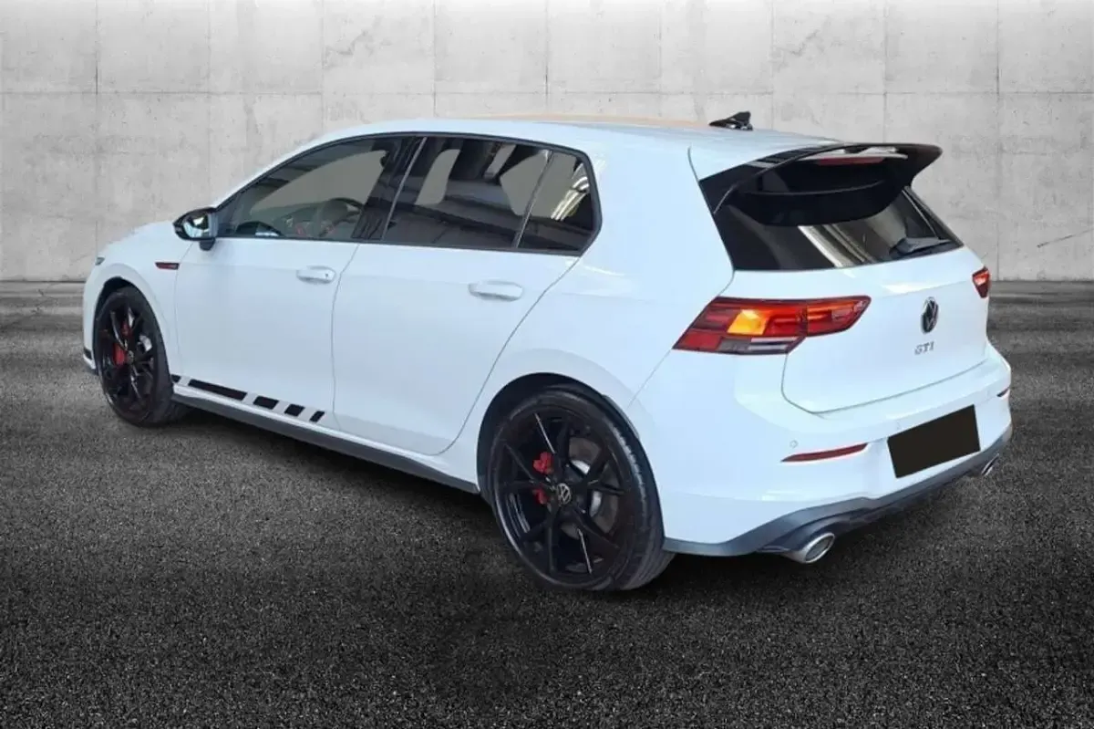 Usata VW Golf VIII GTI 300 CV (220 kW) 2023 Bianco Berlina