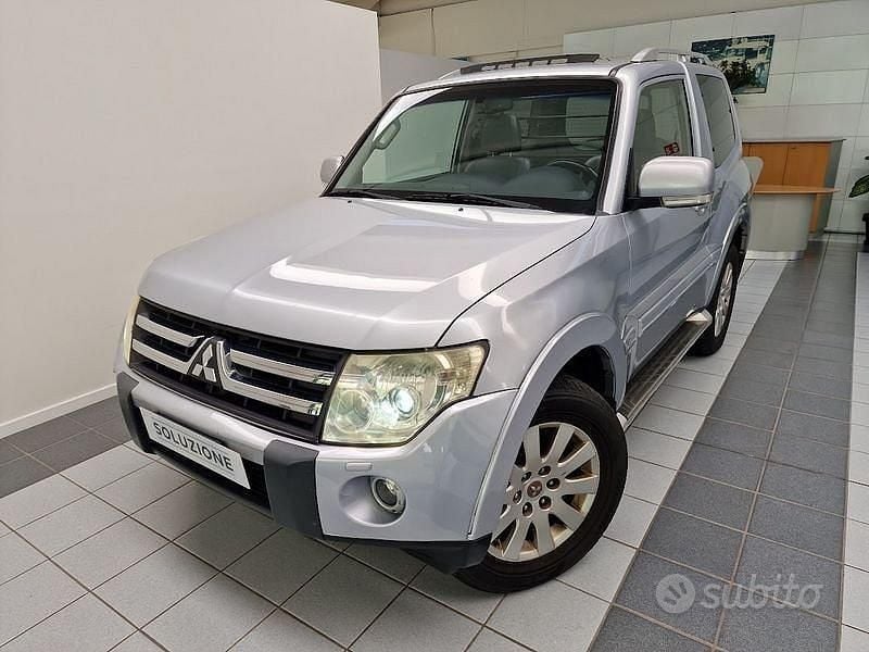 Grigio Usata 2007 Mitsubishi Pajero Instyle SUV | 11.850 € (Buon prezzo) - Immagine 1/4