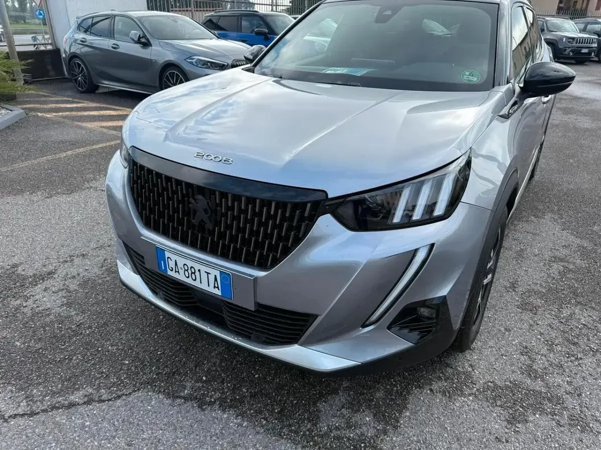 Usata Peugeot 2008 GT-line 102 CV (75 kW) 2020 Grigio SUV