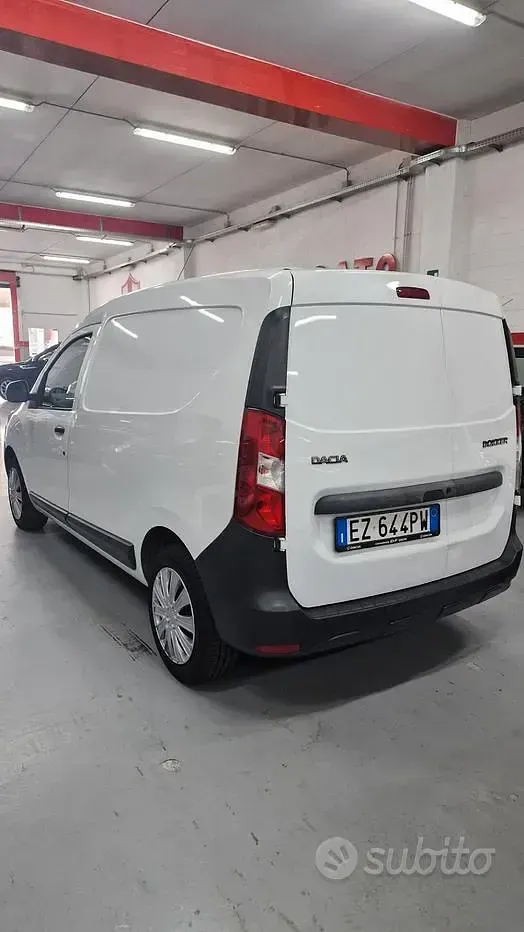 Usata Dacia Dokker Ambiance 75 CV (55 kW) 2015 Bianco Monovolume