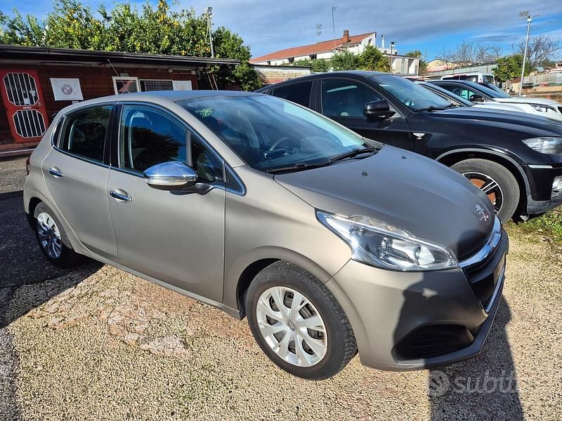 Usata Peugeot 208 Active 81 CV (59 kW) 2016 Grigio Utilitaria