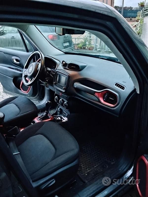 Usata Jeep Renegade Trailhawk 170 CV (125 kW) 2016 Grigio SUV