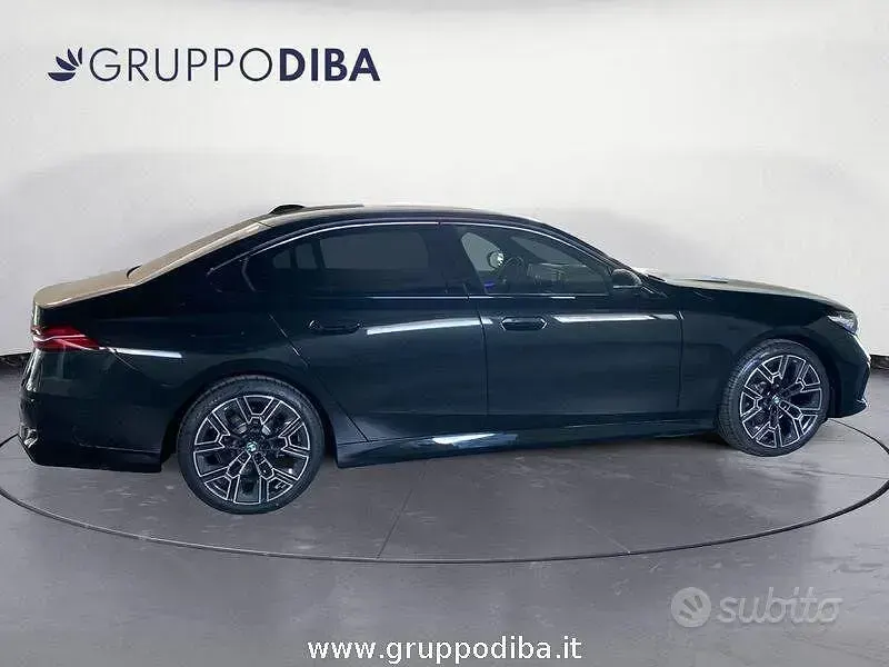 Nouvelle BMW 520 Efficient Dynamics 197 ch (144 kW) 2026 Noir Berline
