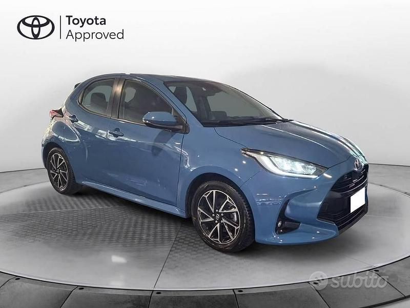 Usata Toyota Yaris Hybrid Trend 116 CV (85 kW) 2021 Blu Berlina