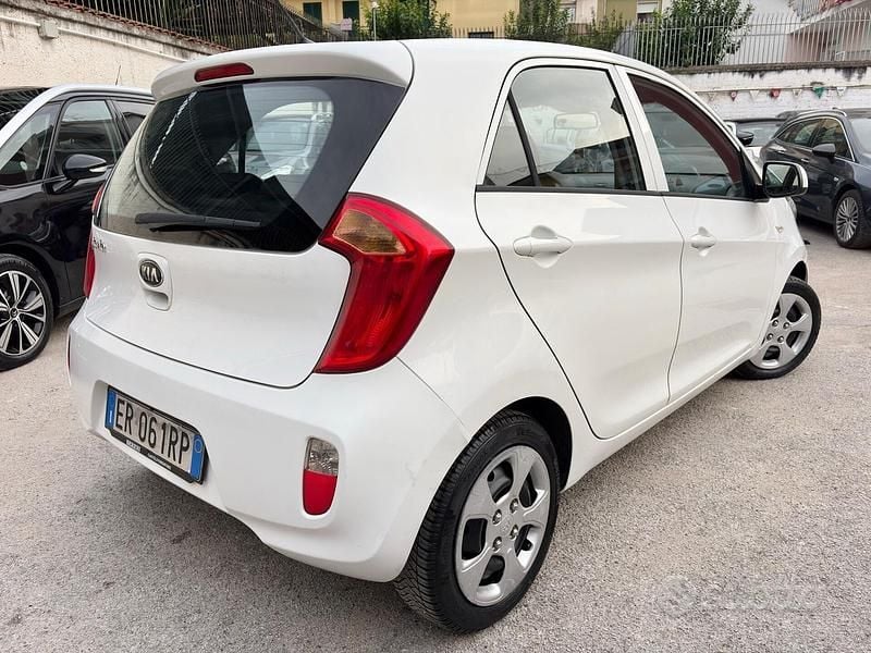 Usata Kia Picanto 68 CV (50 kW) 2013 Bianco Utilitaria