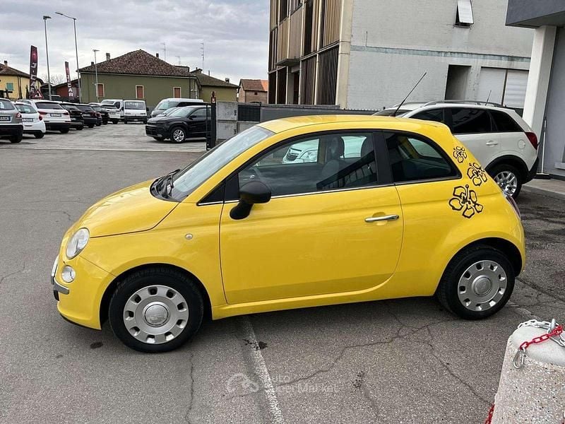 Usata Fiat 500 Pop 69 CV (50 kW) 2010 Giallo pastrello Utilitaria