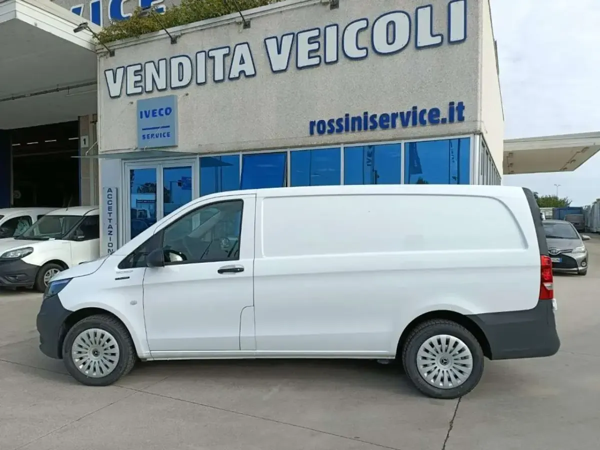 Usata Mercedes e-Vito 85 kW (116 CV) 2022 Bianco Furgone