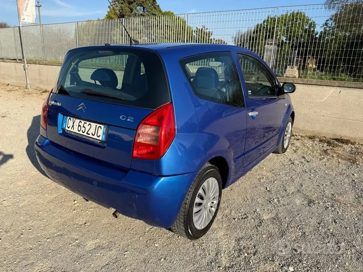 Usata Citroën C2 Exclusive 60 CV (44 kW) 2005 Bluazzurro Utilitaria