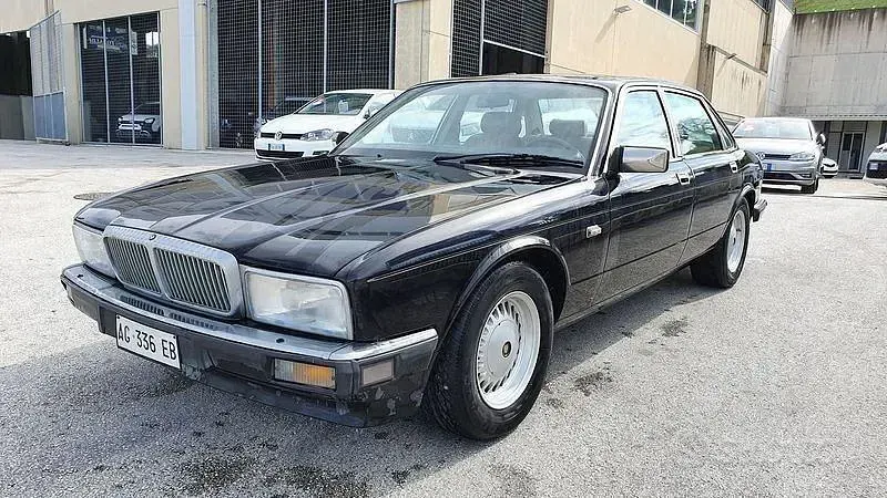 Usata Jaguar XJ Sovereign 214 CV (157 kW) 1988 Nero Berlina