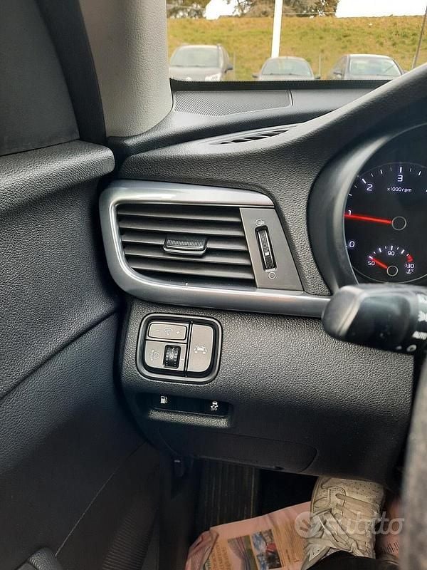 Usata Kia Optima 141 CV (103 kW) 2017 Nero Station wagon