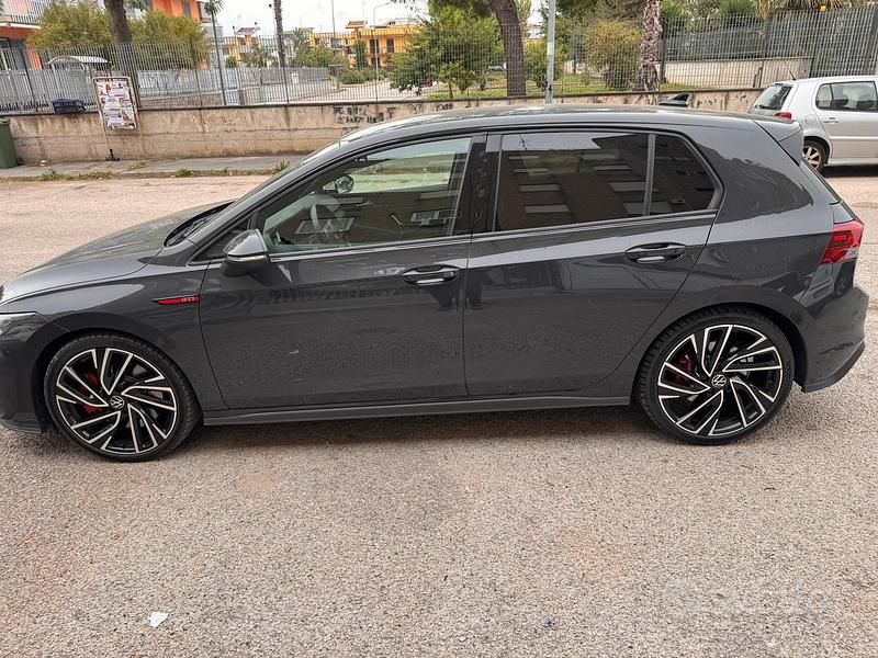 Usata VW Golf VIII GTI 245 CV (180 kW) 2023 Grigio Berlina