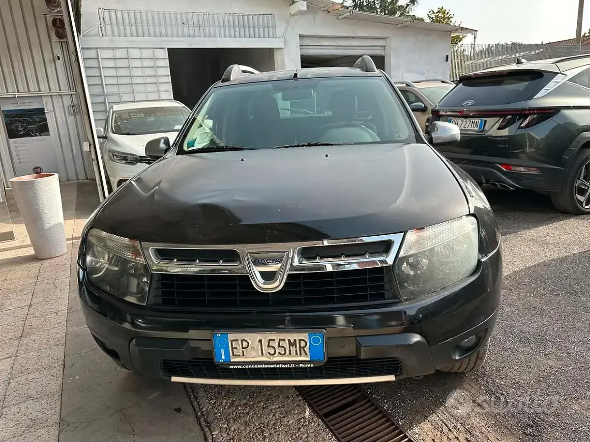 Usata Dacia Duster Lauréate 105 CV (77 kW) 2012 Nero SUV