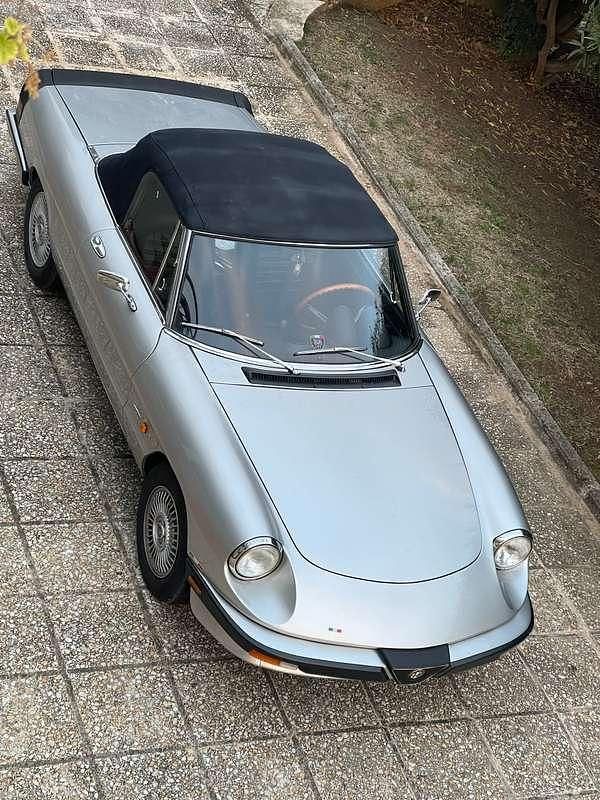 Usata Alfa Romeo Spider Veloce 103 CV (75 kW) 1983 Argento Cabrio