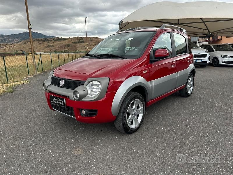 Usata Fiat Panda Cross Cross 75 CV (55 kW) 2010 Rosso Utilitaria