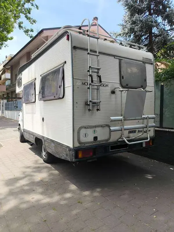 Usata Fiat Ducato 92 CV (67 kW) 1990 Bianco Furgone