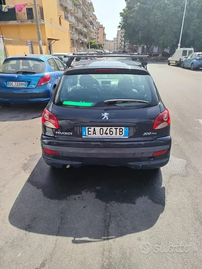 Usata Peugeot 206 60 CV (44 kW) 2010 Viola Berlina