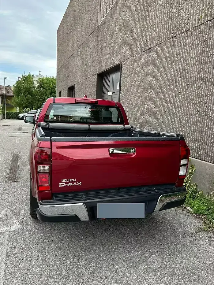 Usata Isuzu D-Max 163 CV (119 kW) 2020 Rosso Pick-up
