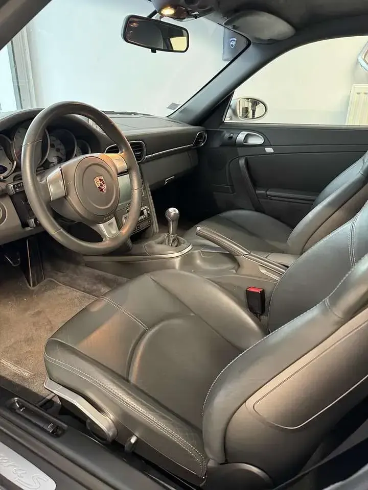 Usata Porsche 997 355 CV (261 kW) 2006 Argento metalizzato Coupé