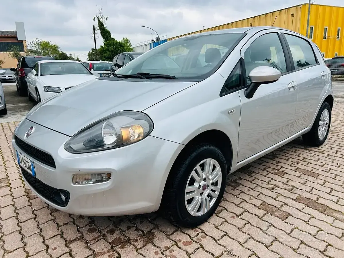 Usata Fiat Punto Lounge 70 CV (51 kW) 2014 Utilitaria