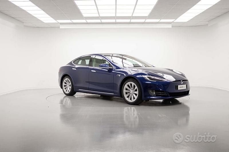 Usata Tesla Model S Long Range AWD 503 kW (685 CV) 2018 Blu Utilitaria