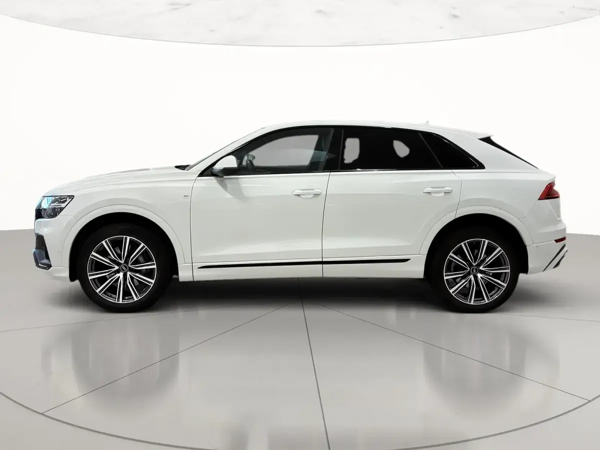 Usata Audi Q8 Comfort 231 CV (169 kW) 2023 Bianco carrara SUV