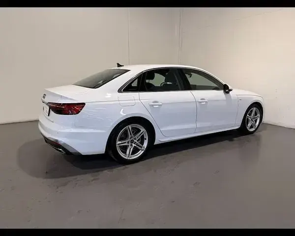 Usata Audi A4 S-Line 136 CV (100 kW) 2024 Bianco arkona Berlina