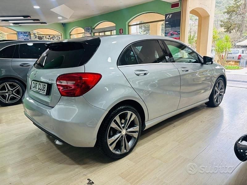 Usata Mercedes A180 108 CV (79 kW) 2014 Argento Berlina