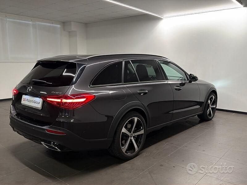 Usata Mercedes C220 Premium 200 CV (147 kW) 2023 Other Station wagon
