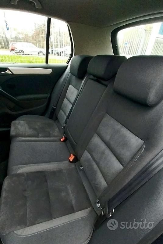 Usata VW Golf VI 122 CV (89 kW) 2011 Nero Utilitaria