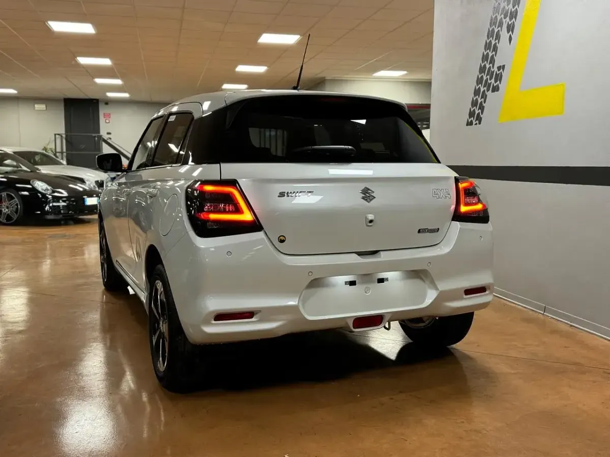 Nuova Suzuki Swift 82 CV (60 kW) 2026 Bianco Utilitaria