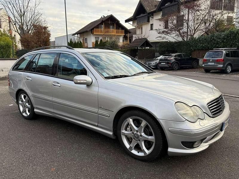 Begagnad Mercedes C32 AMG AMG 360 HK (264 kW) 2001 Silver Kombi