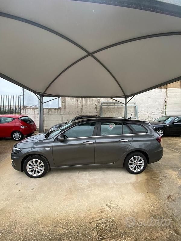 Usata Fiat Tipo 119 CV (87 kW) 2020 Grigio Station wagon