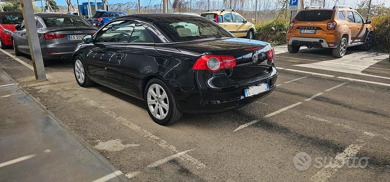 Usata VW Eos 140 CV (102 kW) 2007 Nero Cabrio