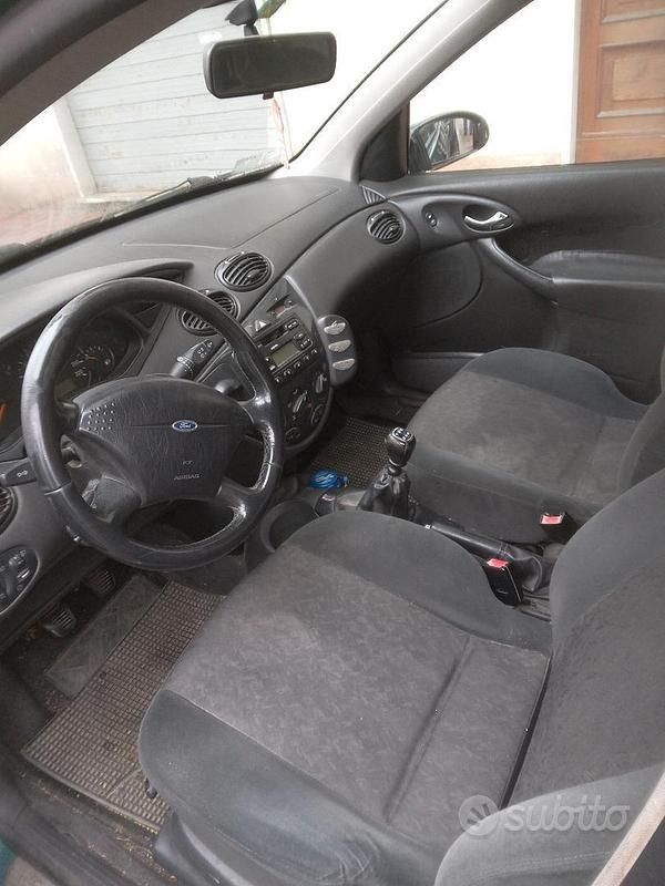 Usata Ford Focus 2001 Verde Station wagon