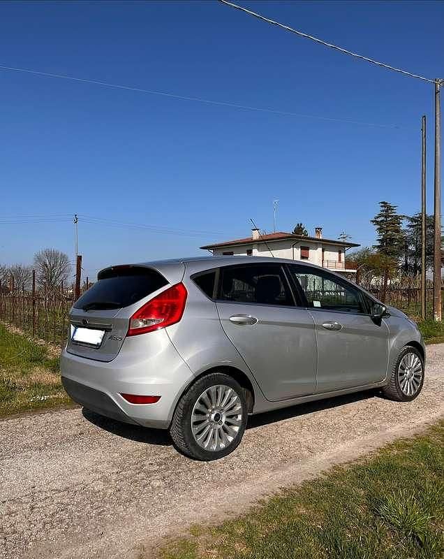 Usata Ford Fiesta Titanium 92 CV (67 kW) 2011 Utilitaria