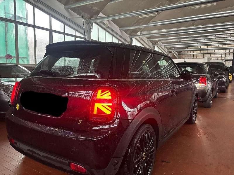 Usata Mini Cooper SE 75 kW (102 CV) 2022 Nero Utilitaria