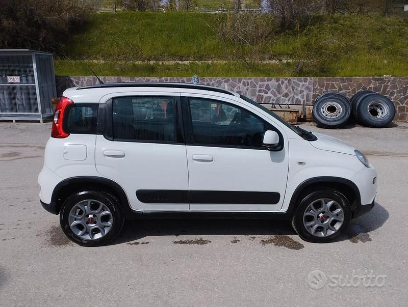 Usata Fiat Panda 4x4 75 CV (55 kW) 2013 Bianco Utilitaria