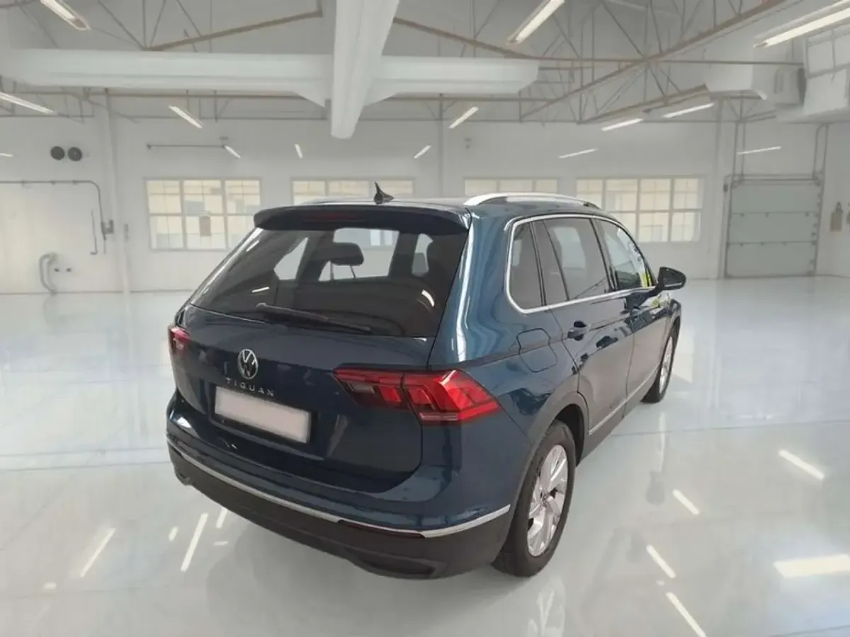 Usata VW Tiguan Life 131 CV (96 kW) 2021 Blu SUV