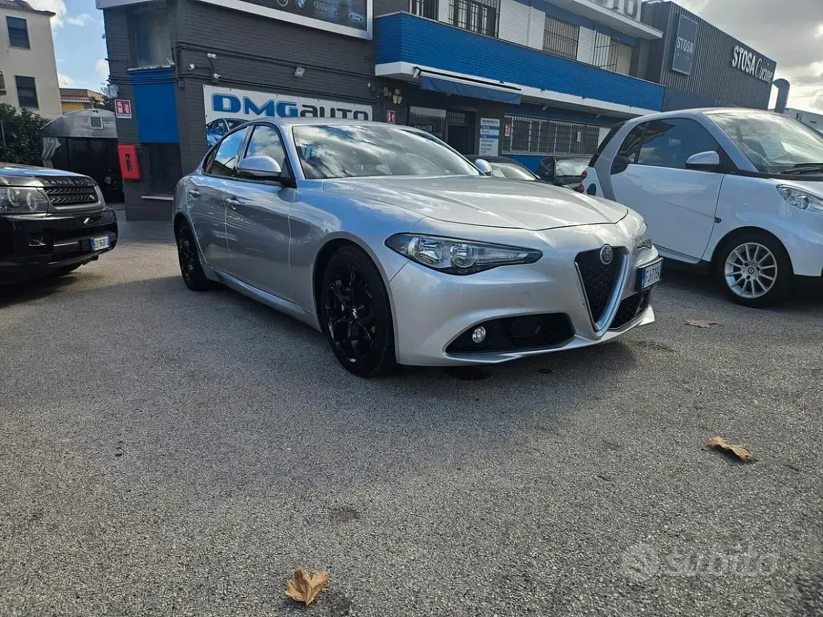 Usata Alfa Romeo Giulia Super 150 CV (110 kW) 2017 Grigio Berlina