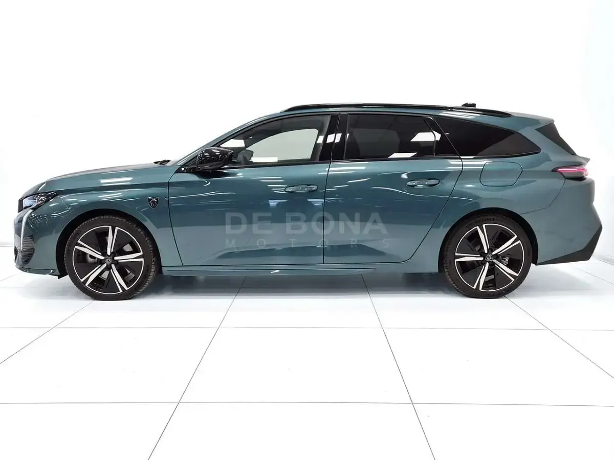 Usata Peugeot 308 SW GTi 181 CV (133 kW) 2024 Blue avatar  metallizzato Station wagon