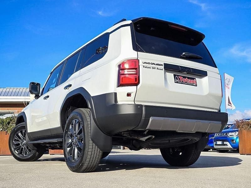Nuova Toyota Land Cruiser Lounge 205 CV (150 kW) 2026 Bianco SUV