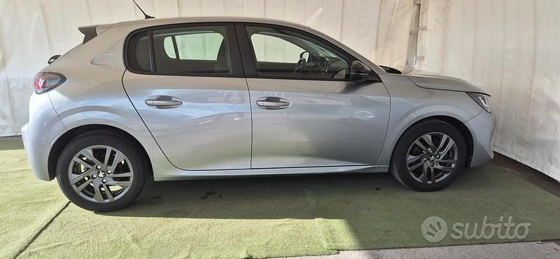 Usata Peugeot 208 102 CV (75 kW) 2022 Grigio Utilitaria