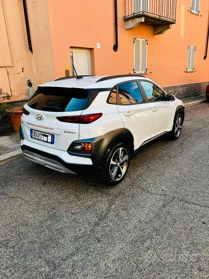 Usata Hyundai Kona Xpossible 120 CV (88 kW) 2020 Bianco SUV