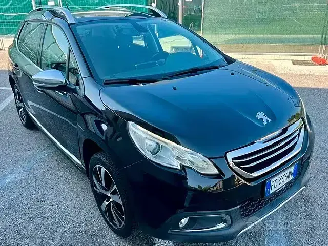 Usata Peugeot 2008 120 CV (88 kW) 2016 Nero SUV