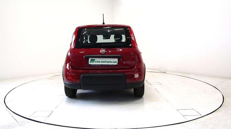 Usata Fiat Panda 69 CV (50 kW) 2024 Rosso Utilitaria