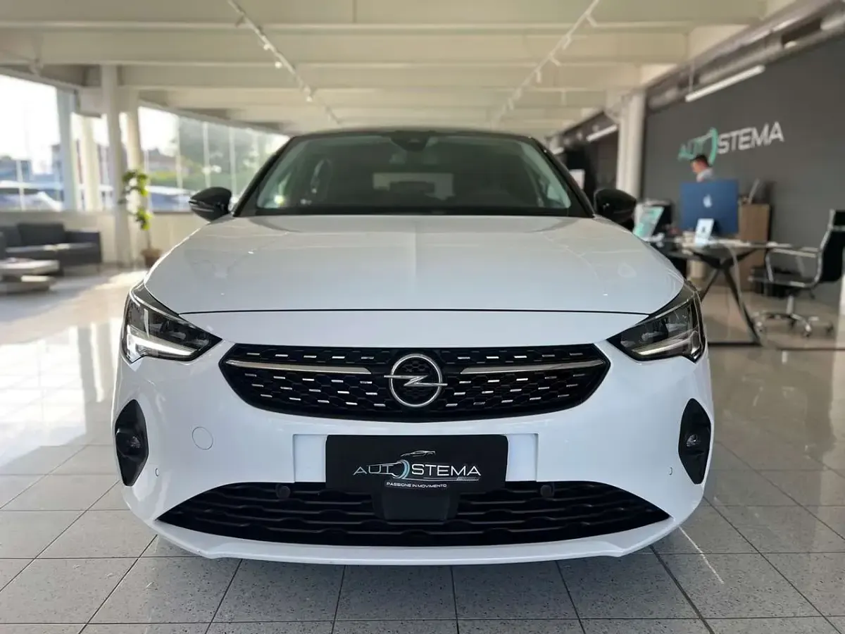 Usata Opel Corsa GS Line 75 CV (55 kW) 2022 Bianco Utilitaria