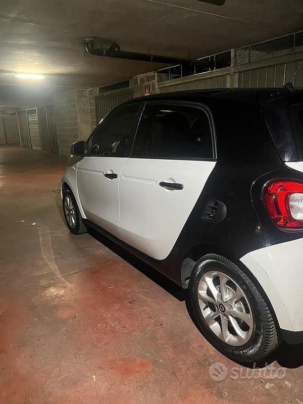 Usata Smart ForFour 71 CV (52 kW) 2016 Bianco Utilitaria